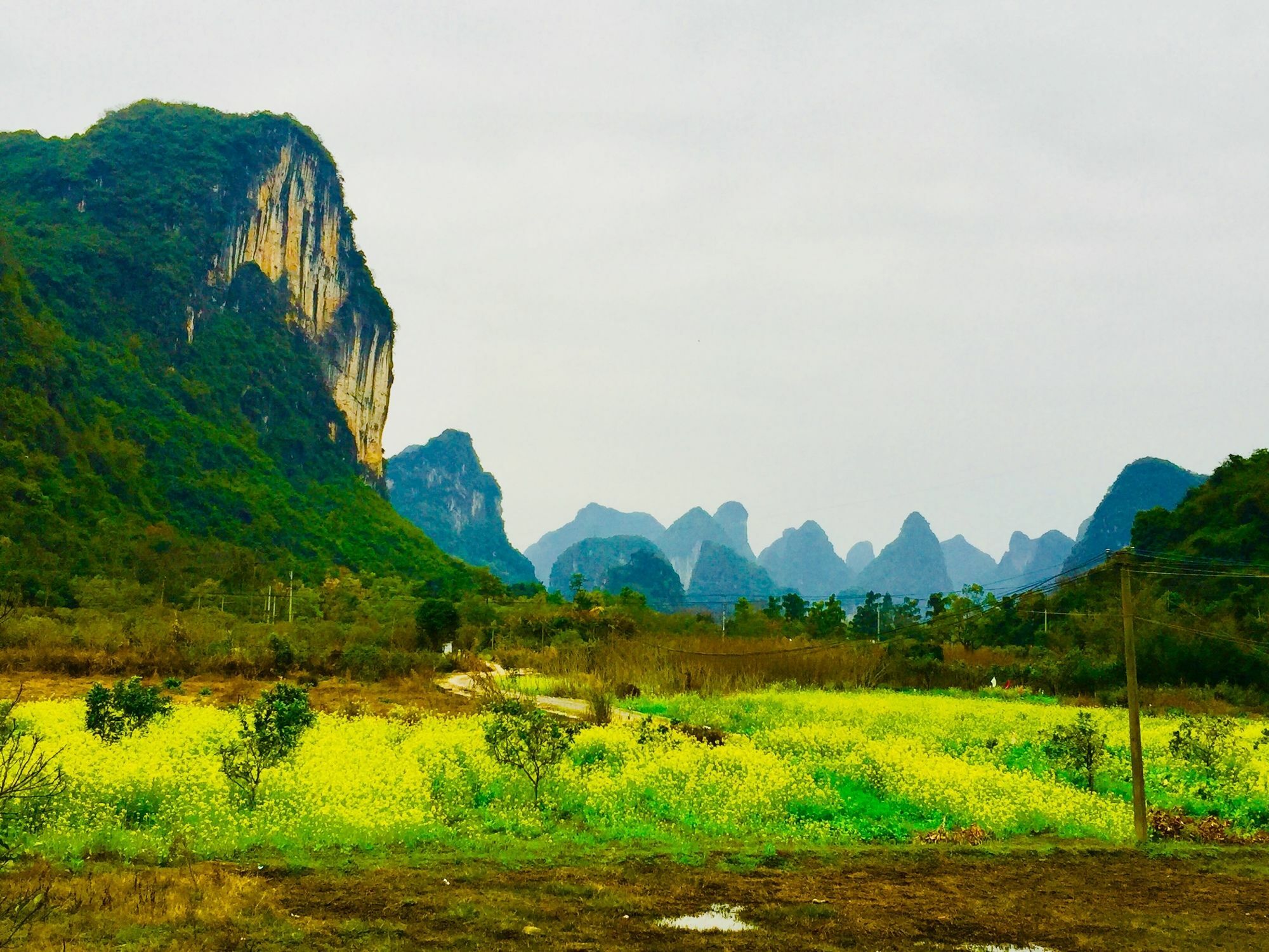 Yangshuo Moon Resort Hotel Guilin Exterior photo